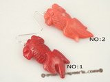 ce032 sterling silver carve coral dangle earrings in goldfish design