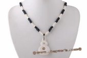 Ipn008 Unique Handmade White and Black Shell Island style Pendant Necklace