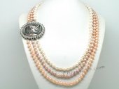 Mpn359 Triple Strand Colorful Pearl Layer Necklace with Carved Lader