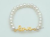 pbr487 Cultured Pearl Stretchy Bracelet with Gold toned "Love" charm