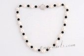 Pn583 8-9mm white nugget pearl necklace with black agate