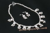 pnset482 Handcrafted white Bouquet potato Pearl princess necklace