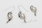 Pnset651 Enticing Sterling Silver 7-8mm Round Pearl Pendant and Earrings Set