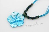 SN020 Carve Flower Shell Pendant on Blue Bead Necklace