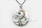 sp050 50mm round Natural sea shell pendant seized with zircon beads