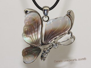 sp165  silver tone oyster shell pendant butterfly design