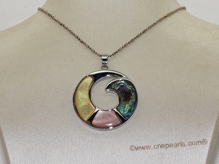 sp183 Silver tone round design pendant necklace with mother of pearl