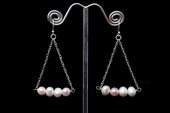 Spe459 Sterling Silver Cultured Freshwater Pearl Triangle Earrings