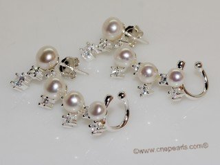 spe593  Freshwater Bread Pearl and Zircon Stud Earrings in Sterling Silver