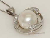 Spp418 Elegant pendant  with freshwater pearl embraced in sterling silver mounting