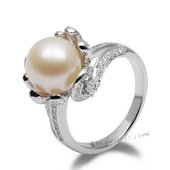 Spr148 Capture Collection Freshwater Round Pearl and Zircon Ring