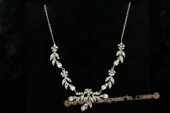 Wn060 Sweet Rhinestones Blossom Bridal Necklace
