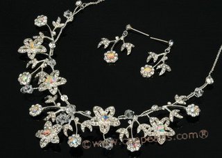 Wnset012 Delicate Rhinestones and Crystal Blossom Jewelry Set